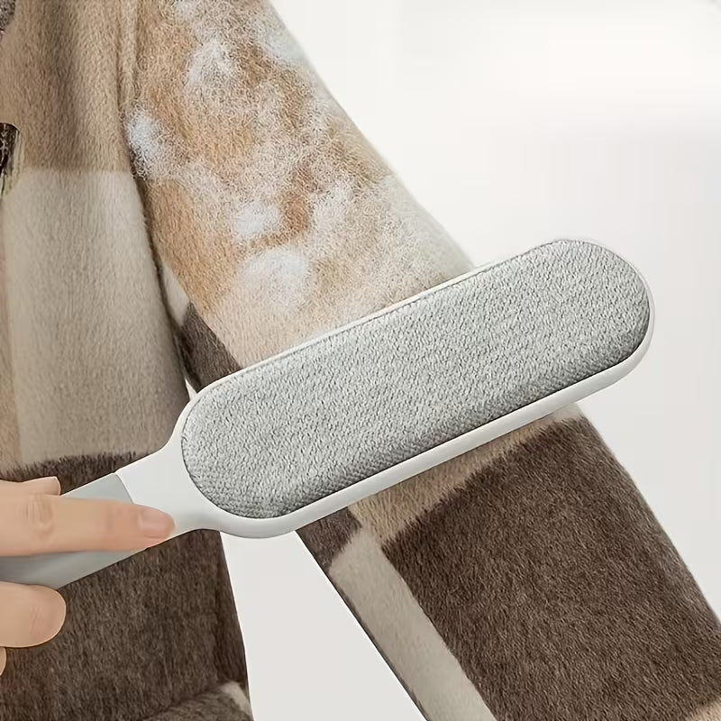 The magic lint remover that cleans everything in just one swipe 🧼